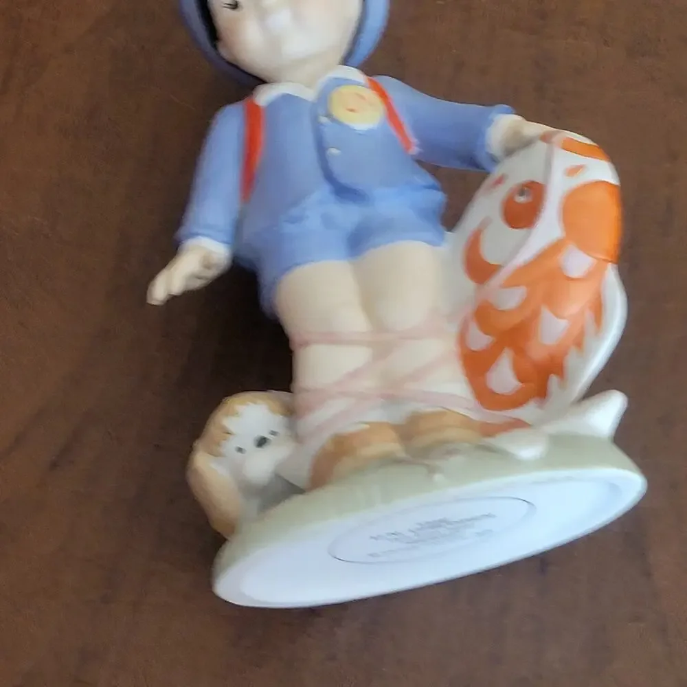Vintage The United Nations UN Children Taro from Japan 1978 Porcelain